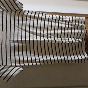 Black and white stripe t shirt short sleeved